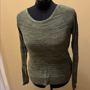 Lightweight braided back sweater L